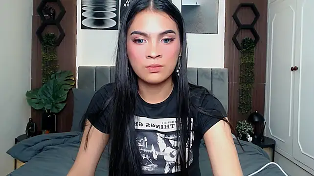 hotluna4u live cam on StripChat