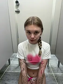 -MiaKitty