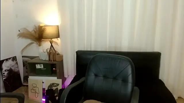 FuckingDolls69 webcam