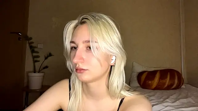 LishaNuding webcam