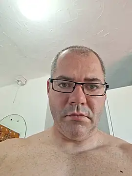 Lucas85530 live cam on StripChat
