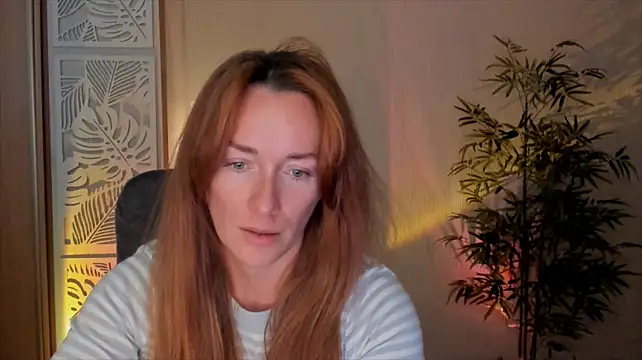 RebeccaMartinez live cam on StripChat
