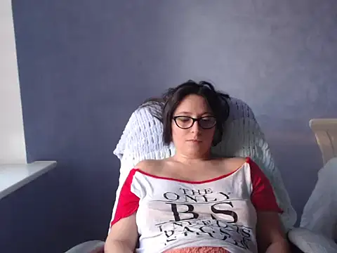LuckyLisa23 webcam