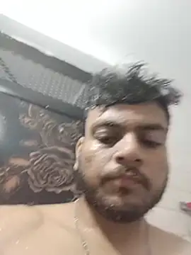 Realcumshow webcam