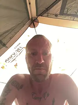 Letmepleaseyoubb webcam
