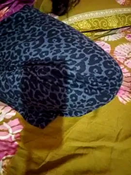 HoNeY_Queen_999 webcam