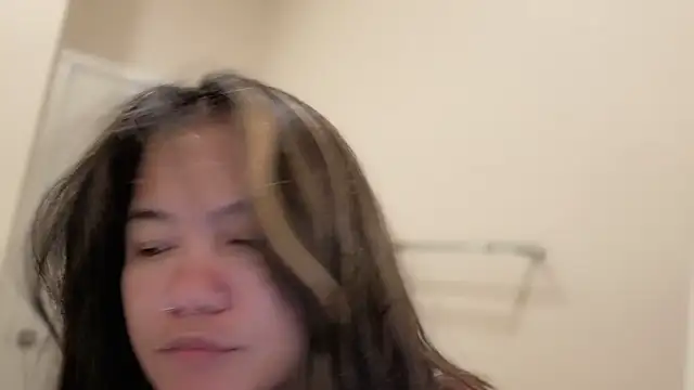 momgoeswild webcam