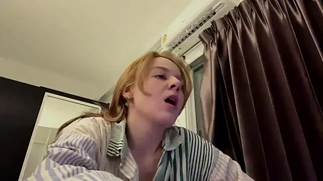 MaryamSommar webcam