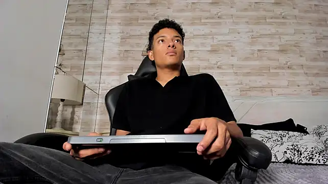 Jake_Noir webcam