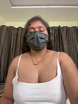 UR_Chocogirl webcam