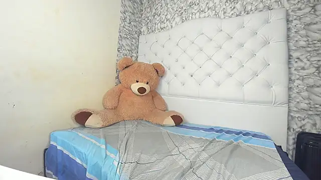 LatinaMiller webcam