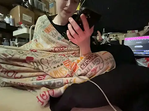 Snowbunnycake_131 webcam