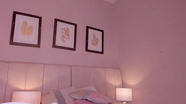 zoe_sky_ webcam