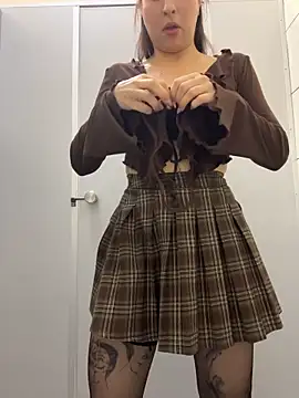 Holly_Play