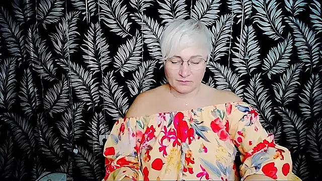 Olivia_playful webcam