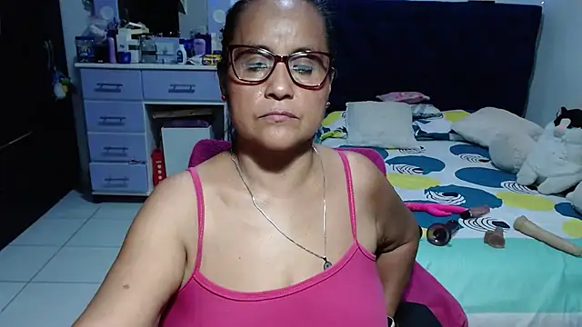 pervert_mommy_ live cam on StripChat