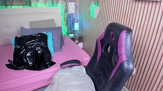 LolaVillalobos live cam on StripChat