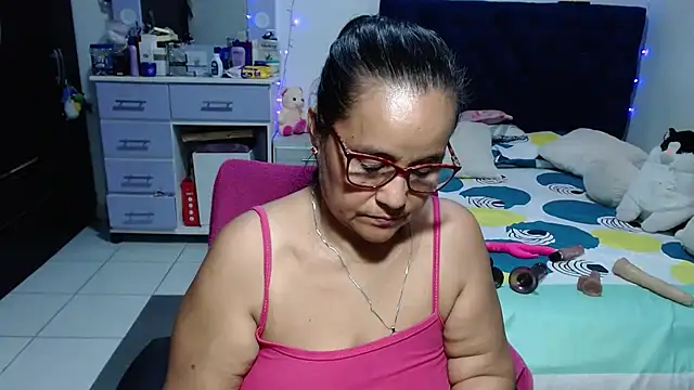 pervert_mommy_ live cam on StripChat