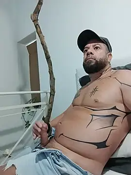 LatinoSensual45 webcam