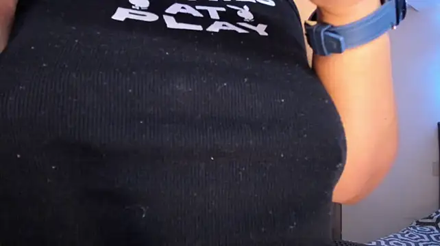 Vickyy30_ webcam