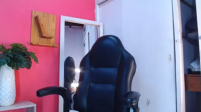 nezuko__chann_ webcam