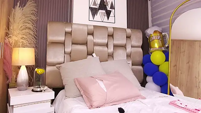 XXMILE live cam preview