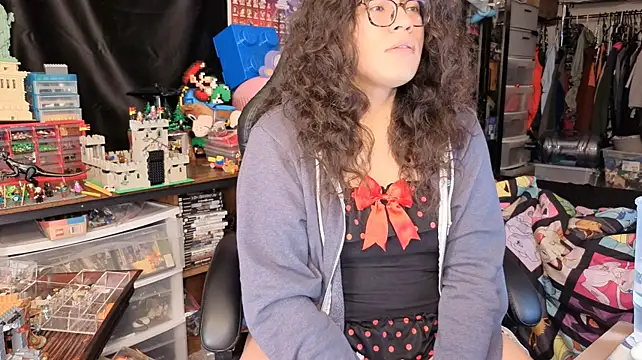 ShinyCherub live cam preview