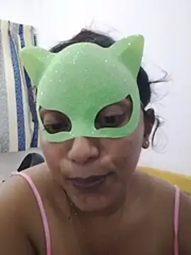 sldoni Live Webcam on Stripchat