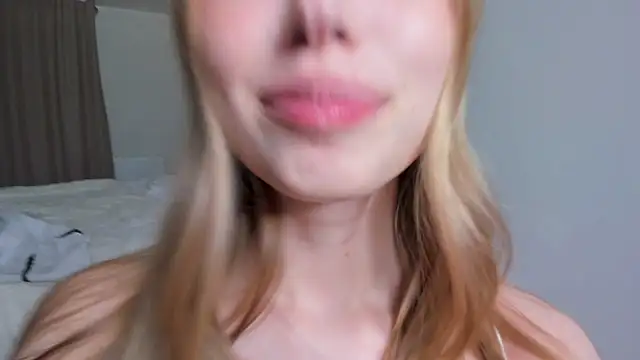 JunieAmert webcam