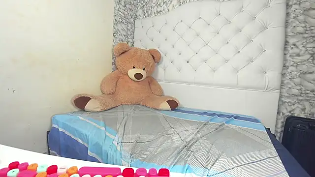 LatinaMiller webcam