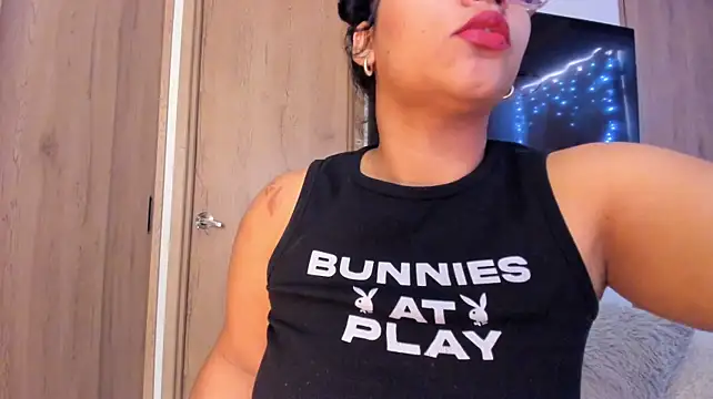 Vickyy30_ webcam