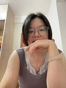 suning668 live cam on StripChat