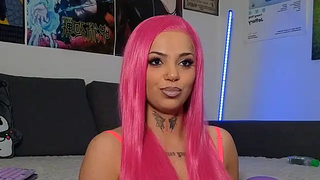 KiraQuinn1 webcam
