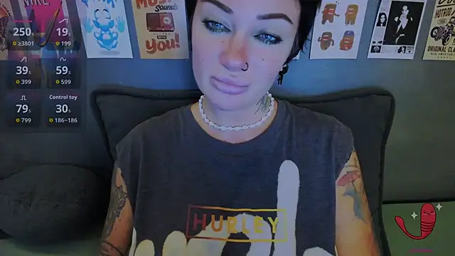 EllieOz live cam preview