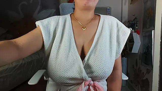 lyly_asian webcam