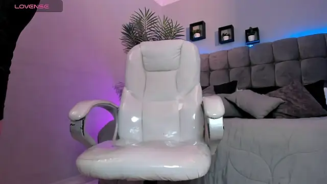 Thomas_moon live cam on StripChat