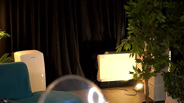 Aisha_Bee webcam