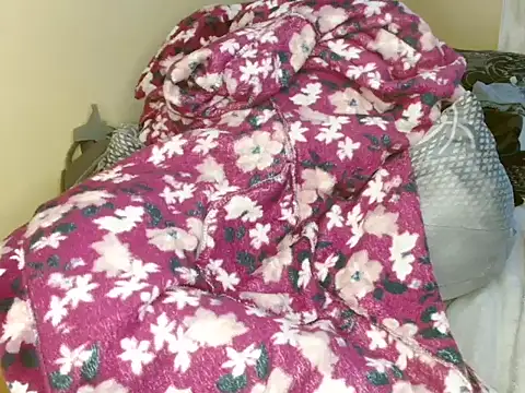 Tiny_Latifah webcam