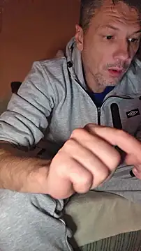 tomek84 live cam on StripChat