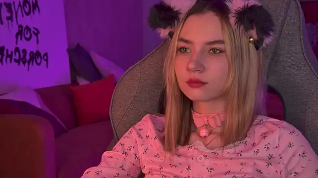 LunaWhispery webcam