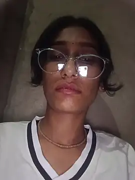 Komal_0143 live cam preview