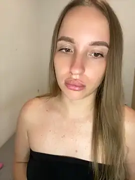 NeEdnaBradley live cam on StripChat