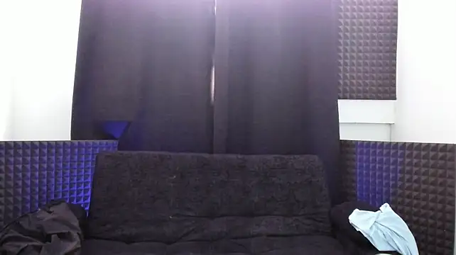 jhonnysnow17 live cam on StripChat