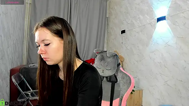 Nicole_Charm webcam