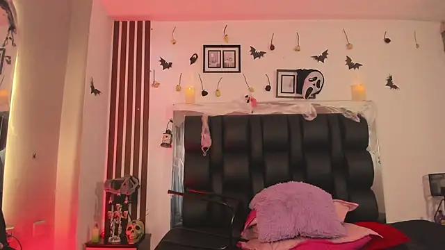 dalhia_and_hades webcam
