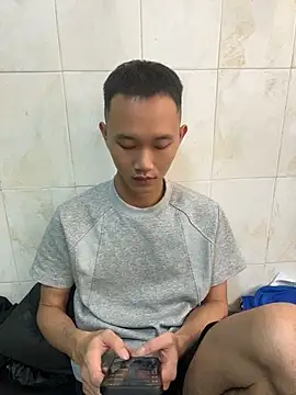 lun_kai live cam on StripChat