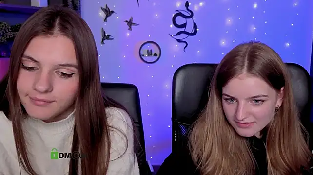 lisa_dark_ webcam