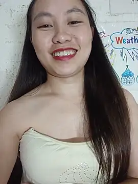 Cherry-squirtt live cam on StripChat