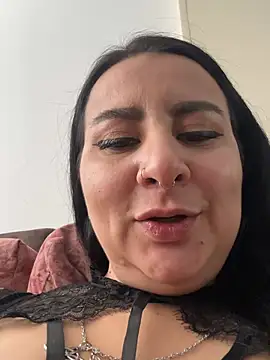Abril_Luv live cam on StripChat