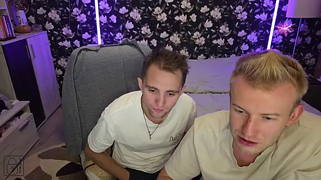 Vuitton live cam on StripChat